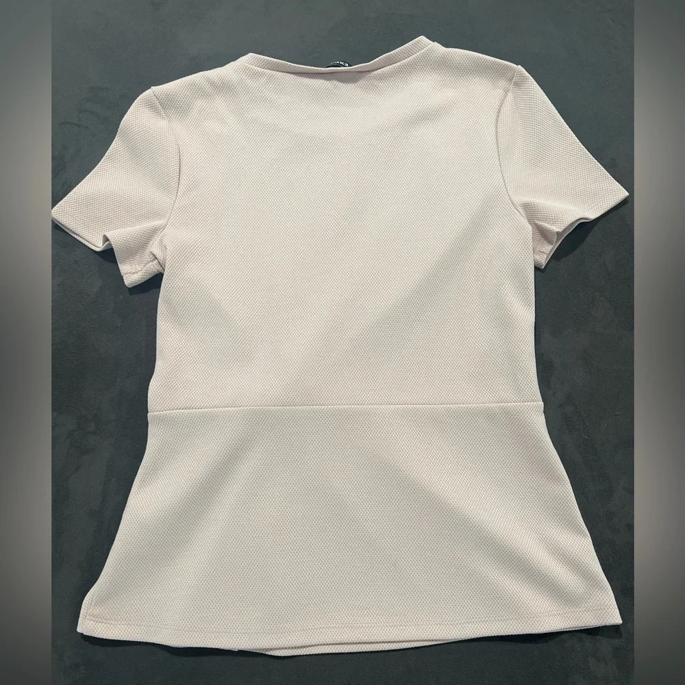 EXPRESS Pale Pink Shirt Sleeve Woman’s Shirt - Picture 2 of 6